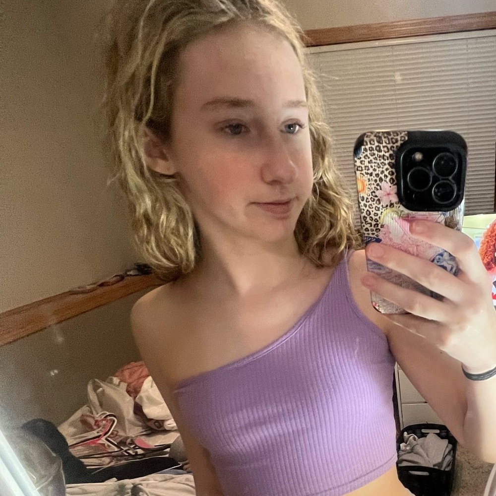 Purple One-Shoulder Ribbed Top - Picture 3 of 3